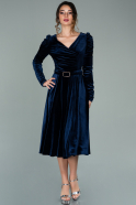 Миди Бархатное Пригласительное Платье Темно-синий ABK1161