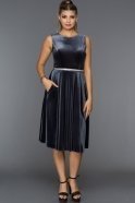 Короткое Велюровое Вечернее Платье Серый DS411