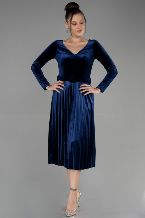 Миди Бархатное Пригласительное Платье Темно-синий ABK1870